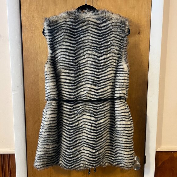 Betsey Johnson Zebra Print Faux Fur Sleeveless Vest w/ Tie Waist & Pockets Large - Picture 7 of 7